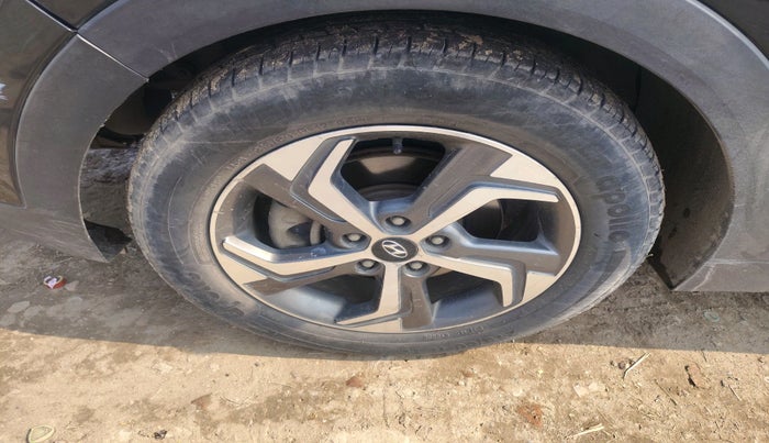 2018 Hyundai Creta SX AT 1.6 DIESEL, Diesel, Automatic, 1,00,904 km, tyre