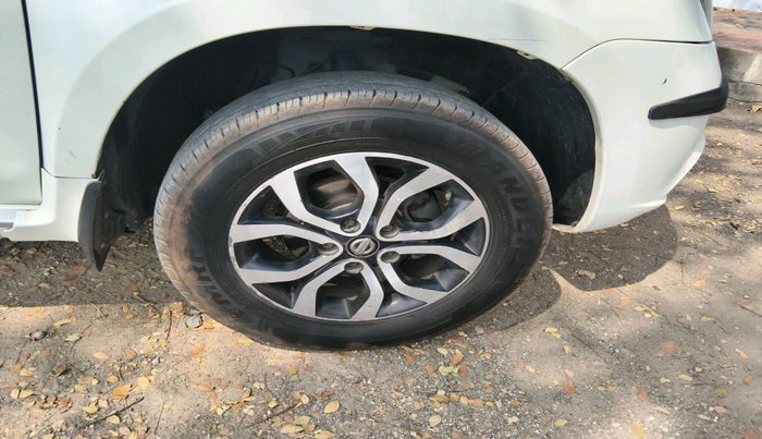 2014 Nissan Terrano XV D THP PREMIUM 110 PS, Diesel, Manual, 1,14,371 km, tyre