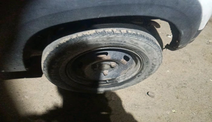 2017 Renault Kwid RXT 1.0 (O), Petrol, Manual, 1,05,374 km, tyre