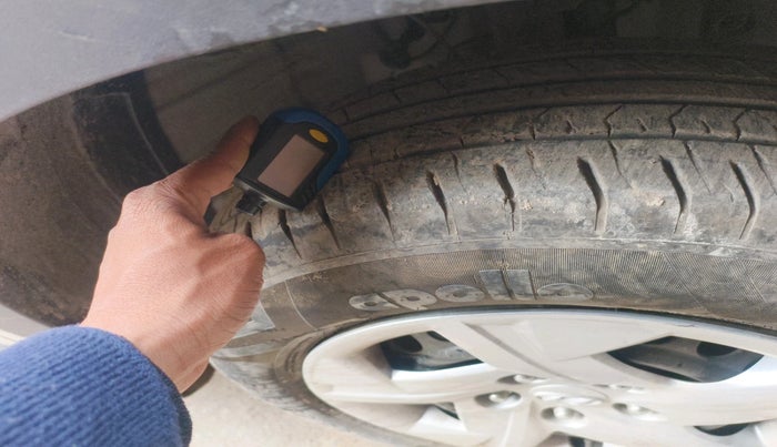 2022 Hyundai VENUE S 1.2, Petrol, Manual, 13,934 km, tyre