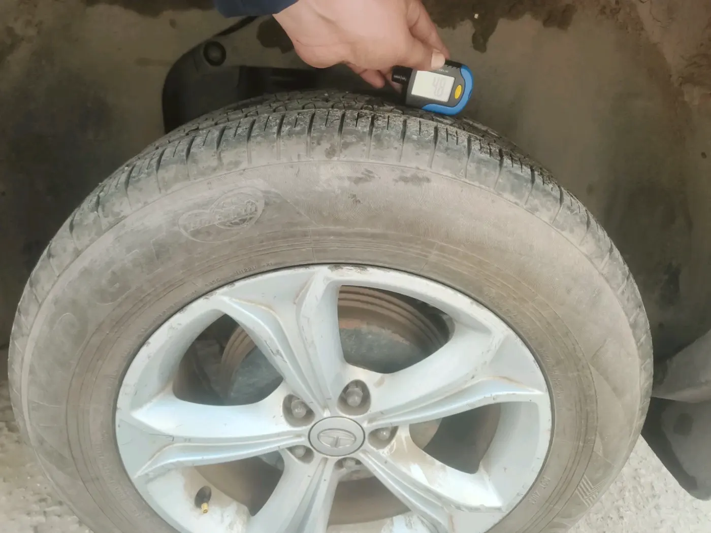 2019 Tata Harrier XZ 2.0L, Diesel, Manual, 60,353 km, tyre