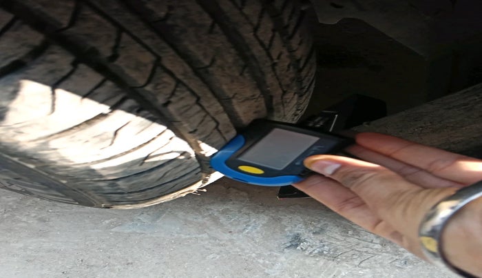 2019 Toyota Innova Crysta 2.8 GX AT 7 STR, Diesel, Automatic, 87,261 km, tyre