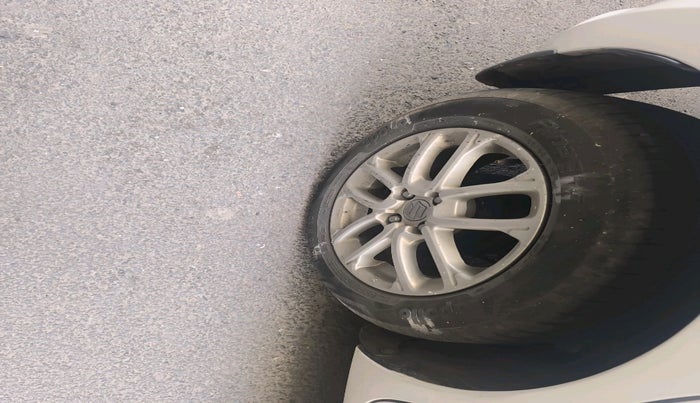 2020 Maruti Swift ZXI AMT, Petrol, Automatic, 22,004 km, tyre