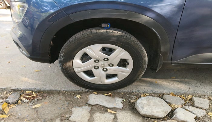 2021 Hyundai VENUE S+ 1.2, Petrol, Manual, 72,499 km, tyre