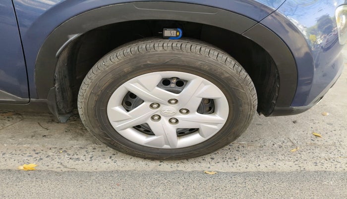 2021 Hyundai VENUE S+ 1.2, Petrol, Manual, 72,499 km, tyre