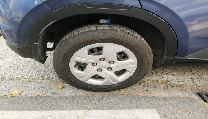 2021 Hyundai VENUE S+ 1.2, Petrol, Manual, 72,499 km, tyre