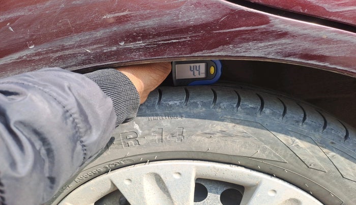 2015 Honda Amaze 1.2L I-VTEC S, CNG, Manual, 1,00,071 km, tyre