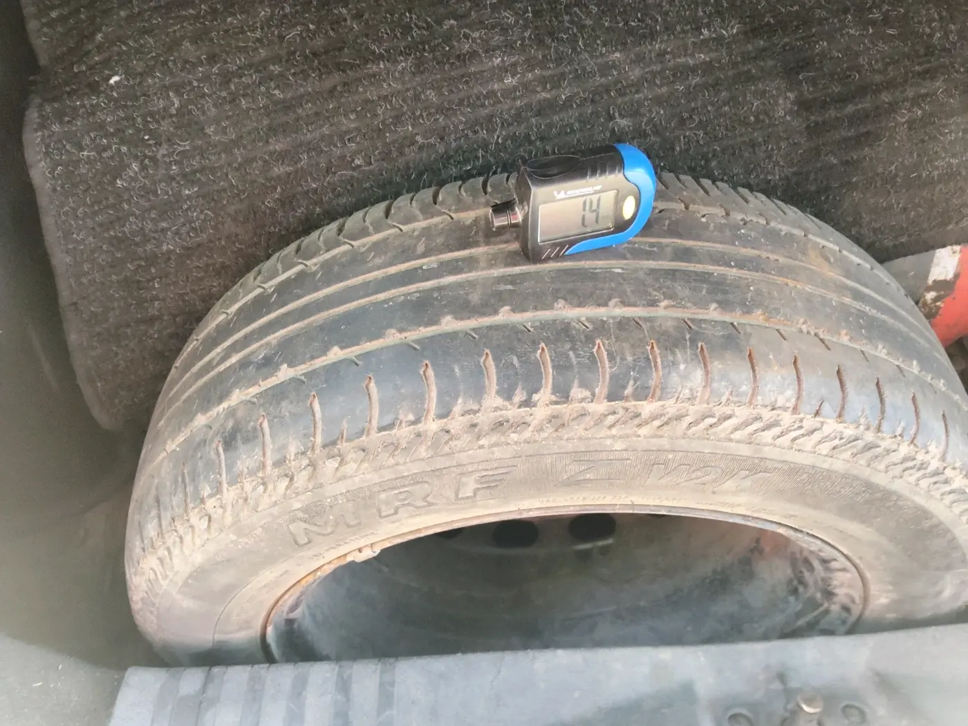 2013 Ford Figo ZXI 1.2 PETROL, Petrol, Manual, 1,29,310 km, tyre