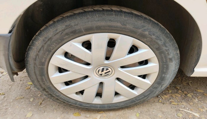 2012 Volkswagen Polo COMFORTLINE 1.2L, Diesel, Manual, 1,02,241 km, tyre