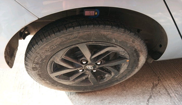 2020 Hyundai GRAND I10 NIOS SPORTZ 1.2 KAPPA VTVT CNG, CNG, Manual, 71,137 km, tyre