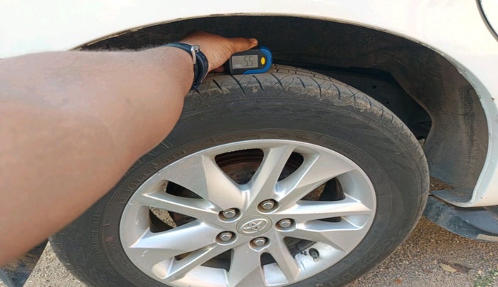 2020 Toyota Innova Crysta 2.4 VX 7 STR, Diesel, Manual, 98,438 km, tyre