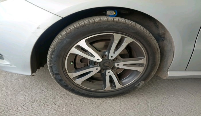 2013 Mercedes Benz B Class B180, Diesel, Automatic, 60,000 km, tyre