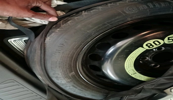 2013 Mercedes Benz B Class B180, Diesel, Automatic, 60,000 km, tyre