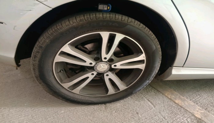 2013 Mercedes Benz B Class B180, Diesel, Automatic, 60,000 km, tyre