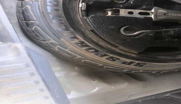 2016 Maruti Vitara Brezza ZDI, Diesel, Manual, 2,42,016 km, tyre