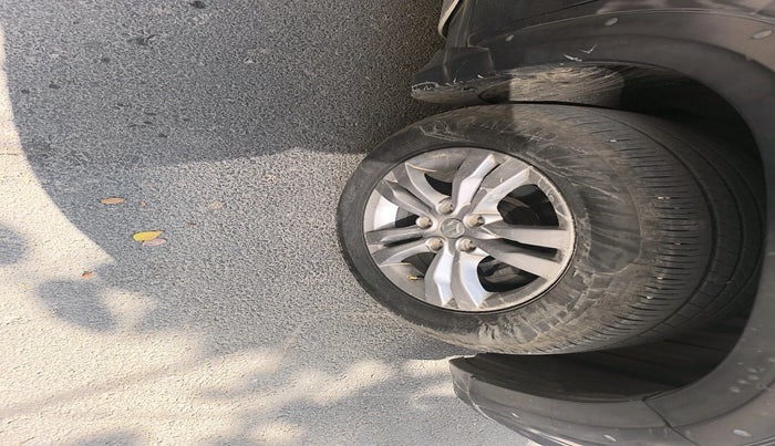 2016 Maruti Vitara Brezza ZDI, Diesel, Manual, 2,42,016 km, tyre