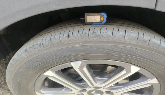 2023 Mahindra XUV700 AX 7 LUXURY D AT 7 STR, Diesel, Automatic, 69,814 km, tyre