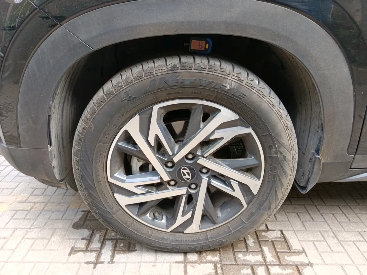 2025 Hyundai Creta Creta SX (O) 1.5 MPI IVT, Petrol, Automatic, 16,570 km, tyre