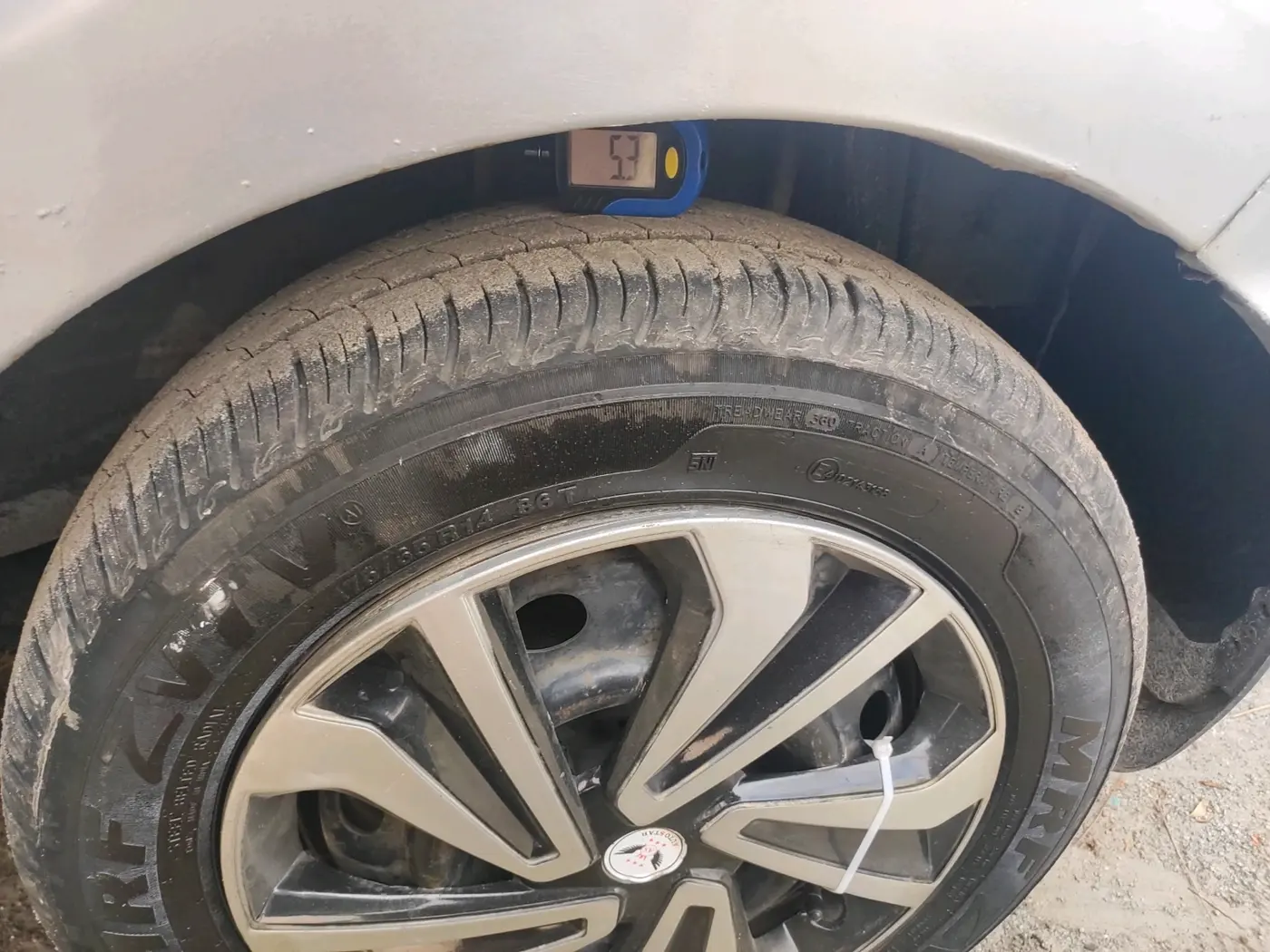 2017 Tata Tiago XTA PETROL, Petrol, Automatic, 1,35,436 km, tyre