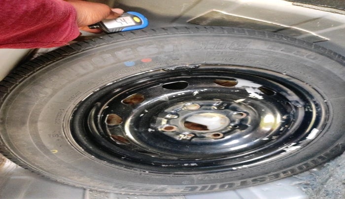 2017 Tata Tiago XTA PETROL, Petrol, Automatic, 1,35,436 km, tyre