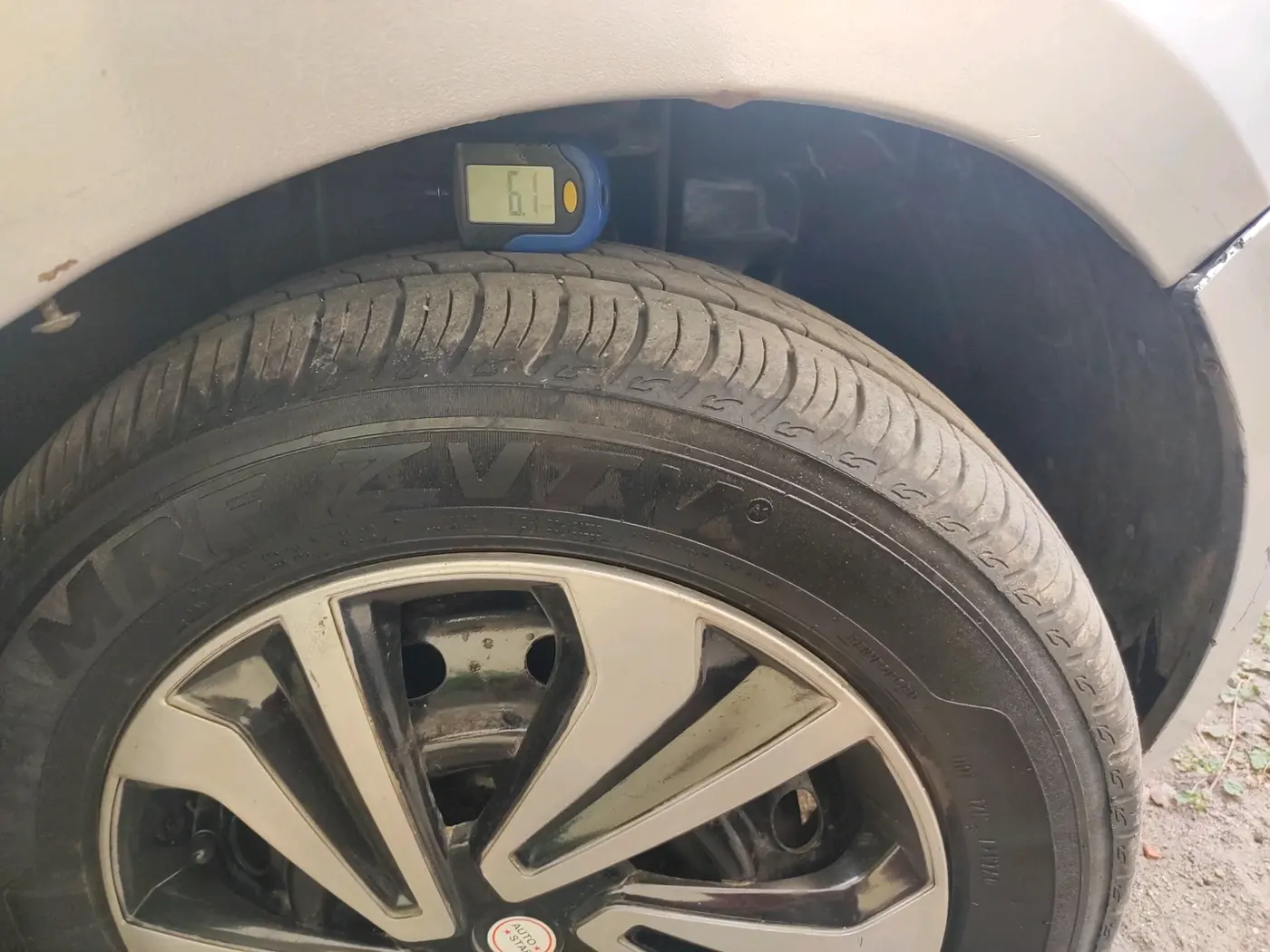 2017 Tata Tiago XTA PETROL, Petrol, Automatic, 1,35,436 km, tyre
