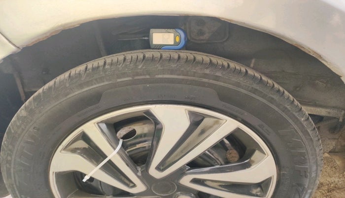 2017 Tata Tiago XTA PETROL, Petrol, Automatic, 1,35,436 km, tyre