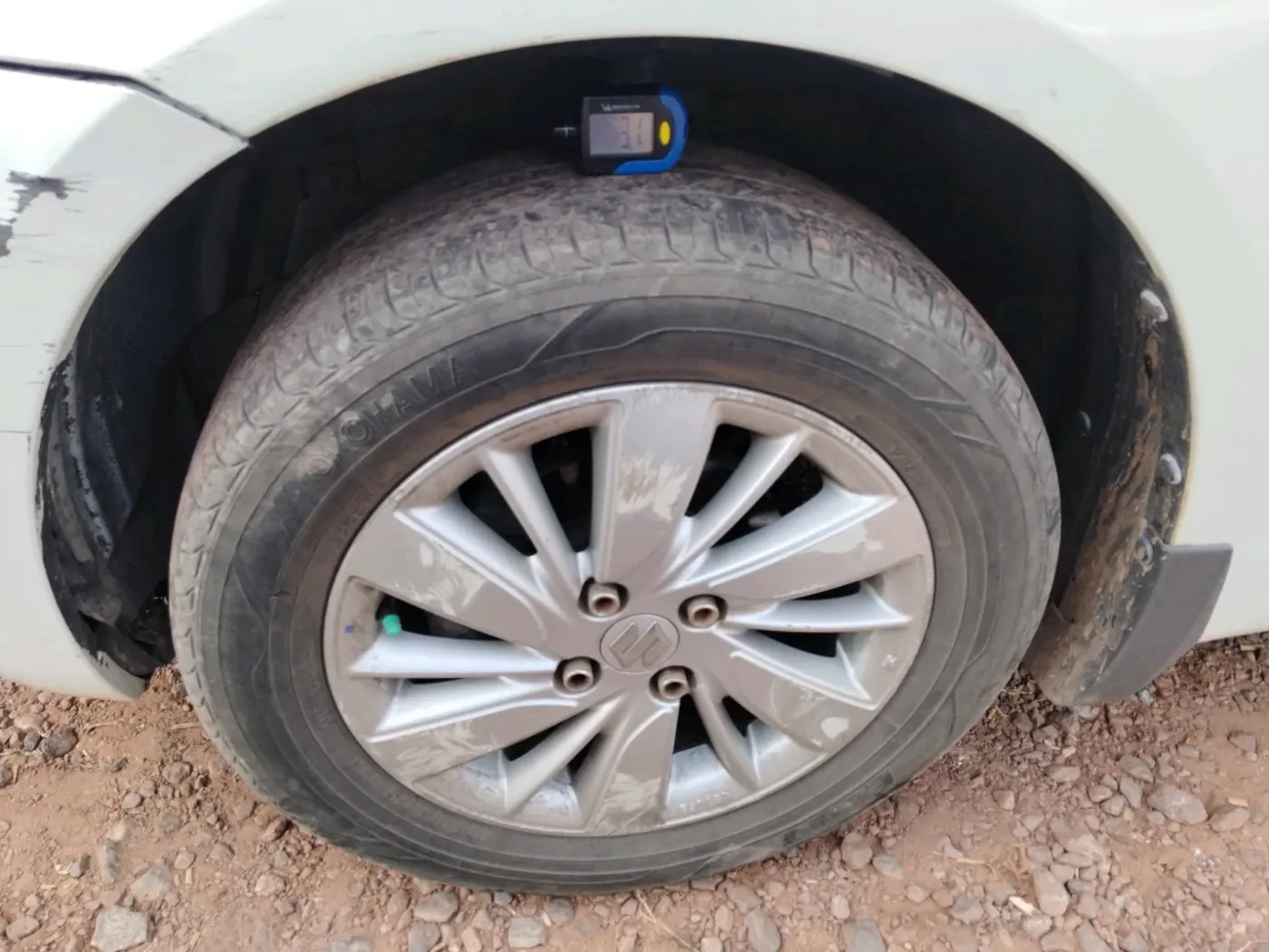 2014 Maruti Swift ZXI, Petrol, Manual, 1,16,050 km, tyre