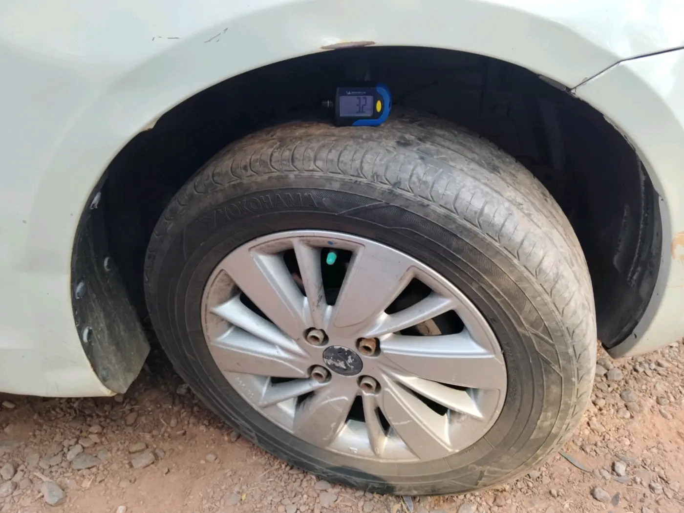 2014 Maruti Swift ZXI, Petrol, Manual, 1,16,050 km, tyre