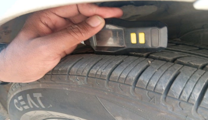 2012 Maruti Ertiga ZDI, Diesel, Manual, 1,02,143 km, tyre