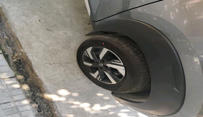 2025 Nissan MAGNITE N-Connecta HRAO 1.0 Turbo Petrol CVT, Petrol, Automatic, 513 km, tyre