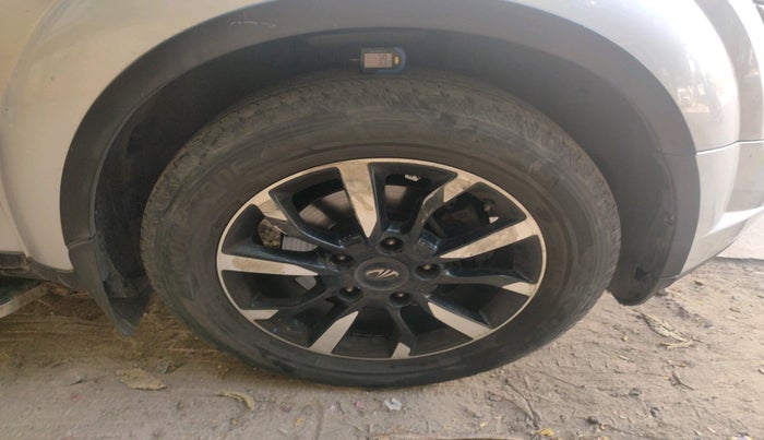 2018 Mahindra XUV500 W11 AT, Diesel, Automatic, 92,475 km, tyre