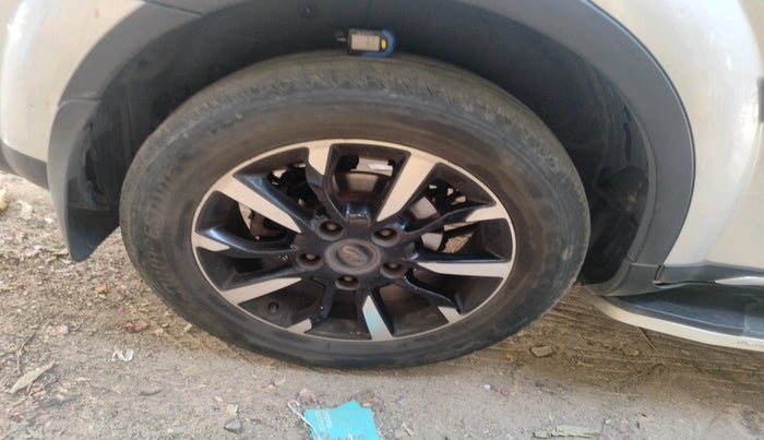 2018 Mahindra XUV500 W11 AT, Diesel, Automatic, 92,475 km, tyre