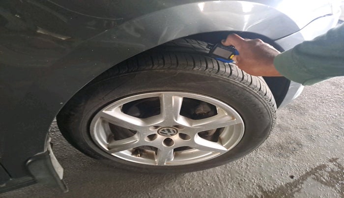 2013 Volkswagen Vento HIGHLINE DIESEL 1.6, Diesel, Manual, 83,734 km, tyre