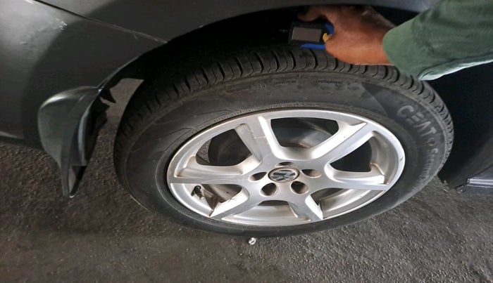 2013 Volkswagen Vento HIGHLINE DIESEL 1.6, Diesel, Manual, 83,734 km, tyre