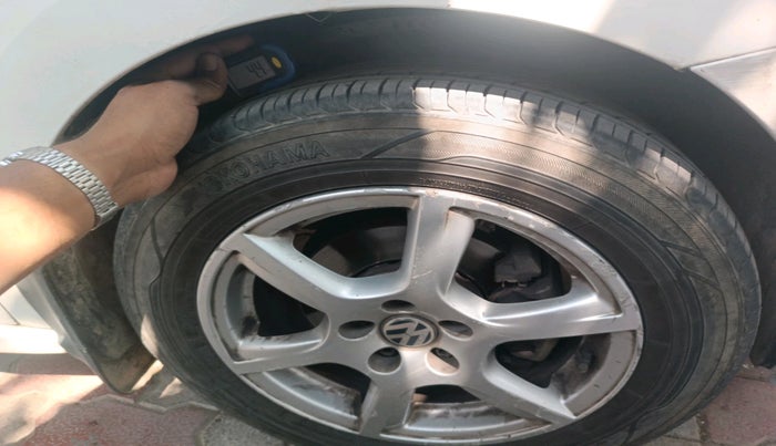 2013 Volkswagen Vento HIGHLINE DIESEL 1.6, Diesel, Manual, 2,34,503 km, tyre