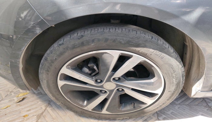 2024 Tata ALTROZ XZA + SUNROOF, Petrol, Automatic, 25,762 km, tyre