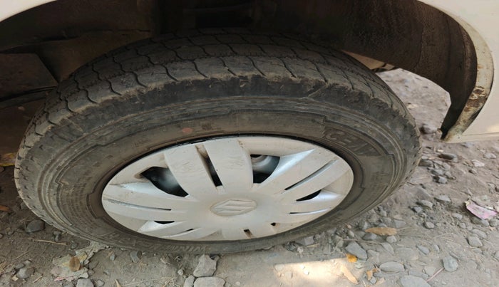 2018 Maruti OMNI E STD, CNG, Manual, 1,18,508 km, tyre