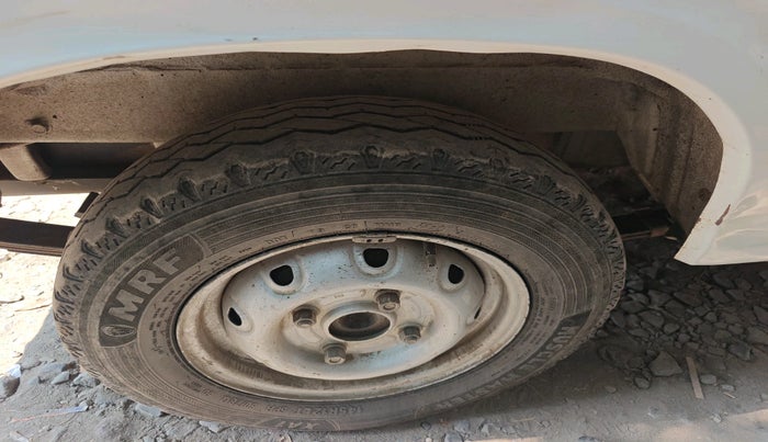 2018 Maruti OMNI E STD, CNG, Manual, 1,18,508 km, tyre