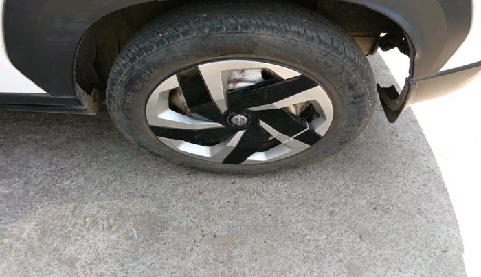 2023 Nissan MAGNITE XE, Petrol, Manual, 13,035 km, tyre