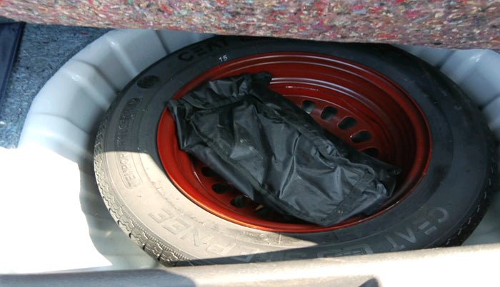 2023 Nissan MAGNITE XE, Petrol, Manual, 13,035 km, tyre