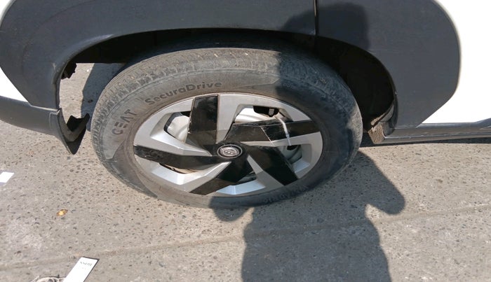 2023 Nissan MAGNITE XE, Petrol, Manual, 13,035 km, tyre