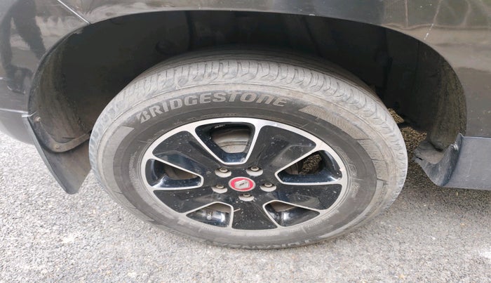 2017 Renault Duster 110 PS RXZ 4X4 MT DIESEL, Diesel, Manual, 1,24,990 km, tyre