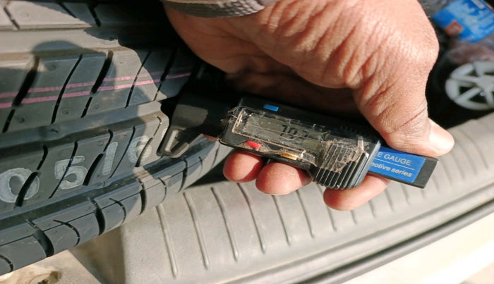 2017 Hyundai Creta SX PLUS 1.6 PETROL, Petrol, Manual, 76,919 km, tyre