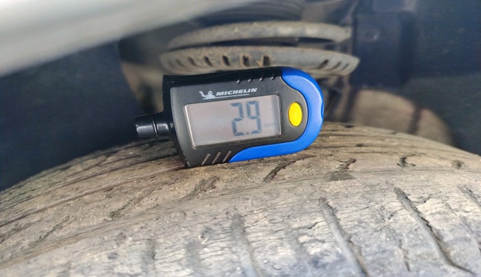 2013 Skoda Rapid ACTIVE 1.6 MPI MT PLUS, Petrol, Manual, 1,03,033 km, tyre