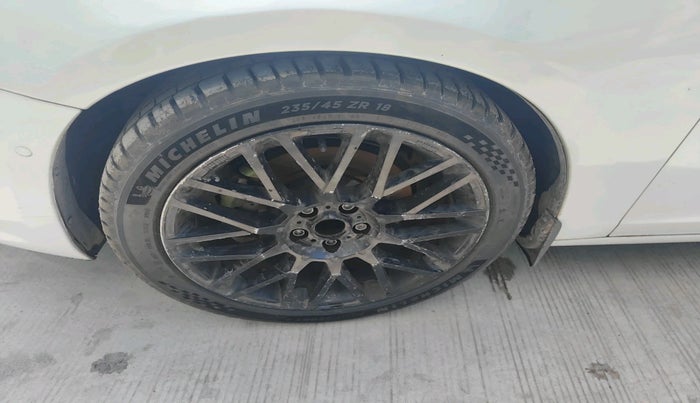 2018 Volvo S60 Momentum D4, Diesel, Automatic, 90,163 km, tyre