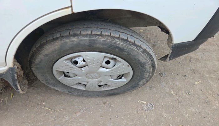 2023 Maruti Eeco 7 STR STD 1.2, Petrol, Manual, 26,000 km, tyre