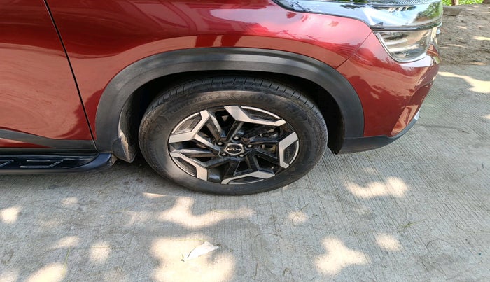 2024 KIA SELTOS HTX IVT, Petrol, Automatic, 9,788 km, tyre