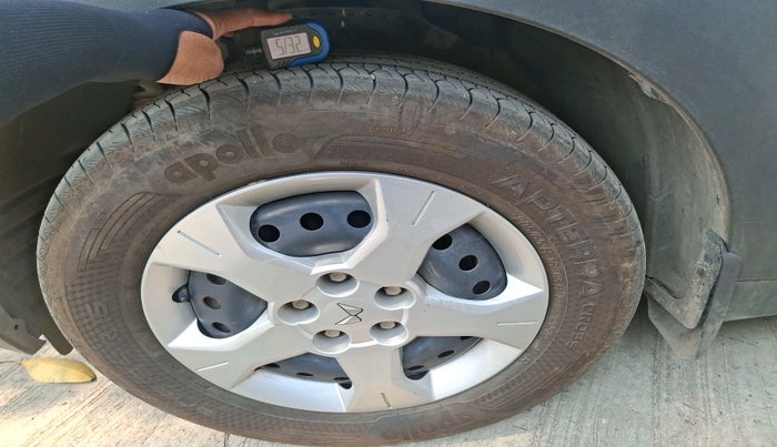 2024 Mahindra XUV 3XO MX3 1.2 L TCMPFi, Petrol, Manual, 10,868 km, tyre