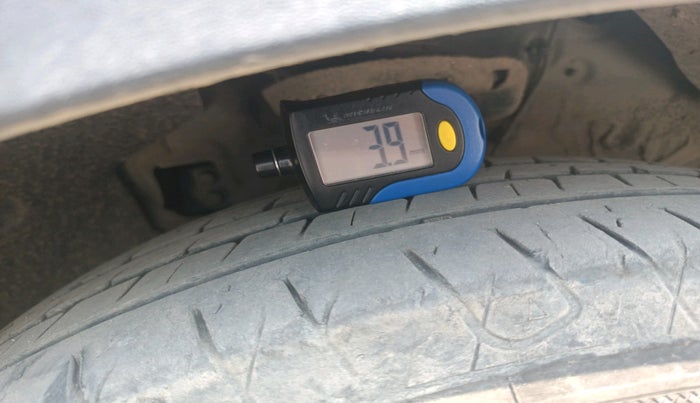 2022 KIA CARENS PRESTIGE 1.5 DIESEL 7 STR, Diesel, Manual, 2,12,614 km, tyre