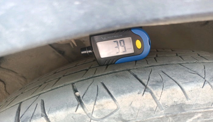 2022 KIA CARENS PRESTIGE 1.5 DIESEL 7 STR, Diesel, Manual, 2,12,614 km, tyre